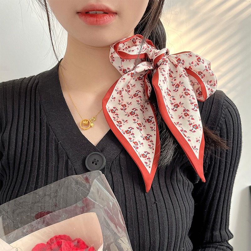 Women Fashion Red Floral Scarf - Useful Tech Accessories recension och pris